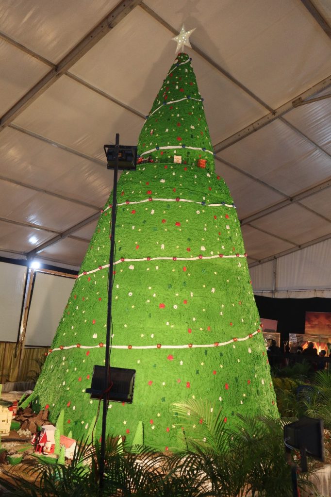 Cake Show - Christmas Tree